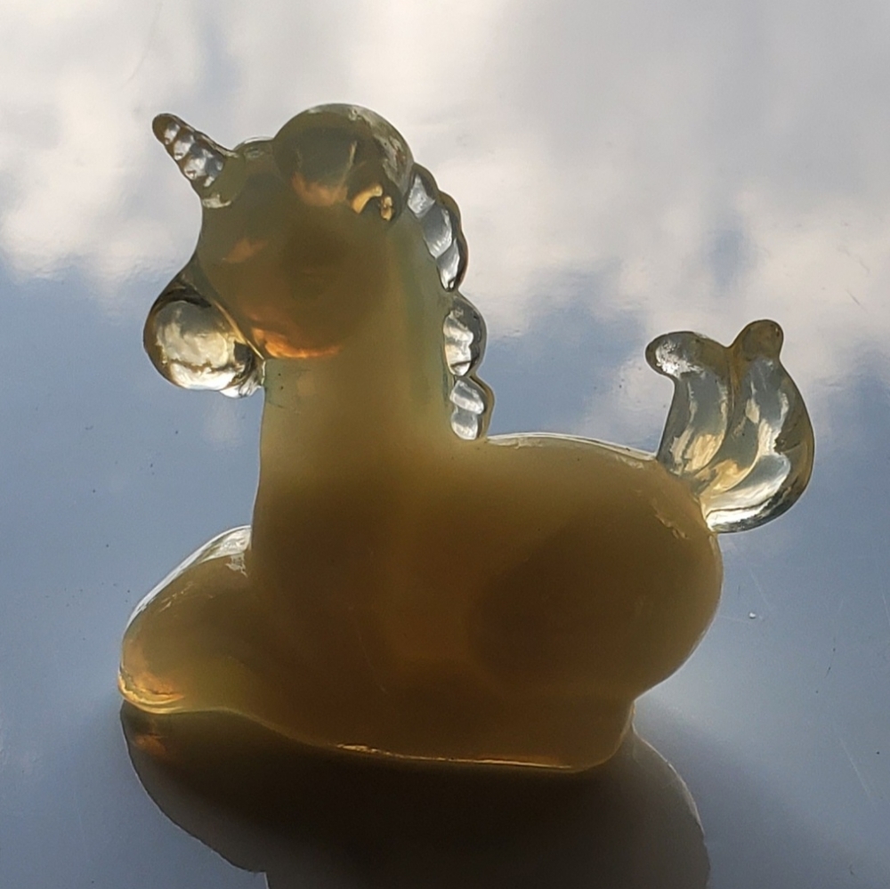 Vntg Boyd Light Yellow Slag Glass Little Lucky the Unicorn 🦄 - Picture 2 of 11